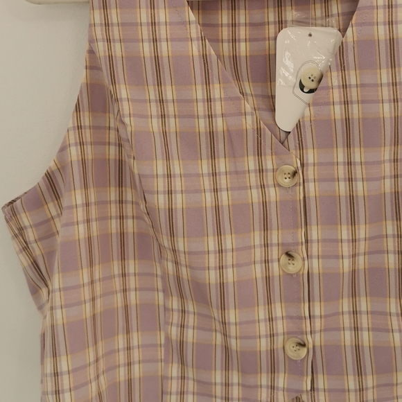 🌸 Plaid Vest and Skirt Set 🌸 - Picture 3 of 6